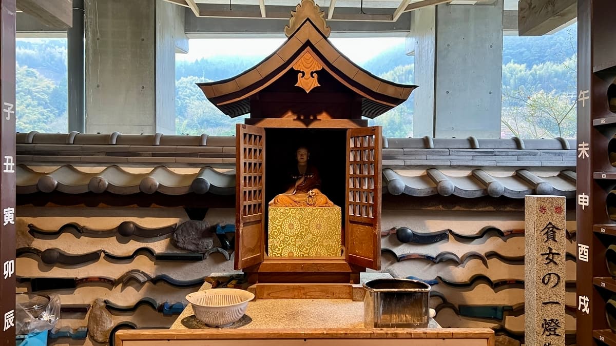 Kōyasan Oku-no-in legend